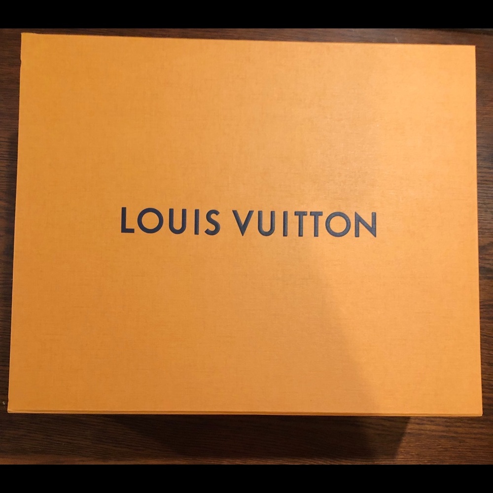 Louis Vuitton Horizon Briefcase box and dust cloth